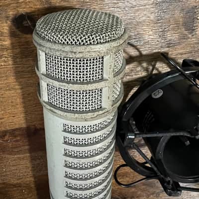 Electro-Voice RE20 Cardioid Dynamic Microphone 1968 - Present - Gray image 8