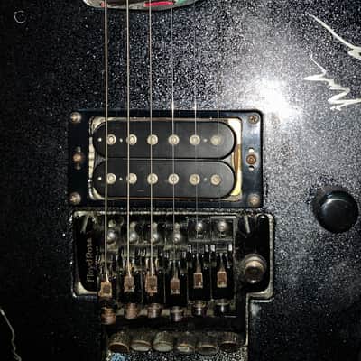 Kramer Proaxe standard electric guitar signed by Dave mustaine and megadeth hard shell case 1990's image 20