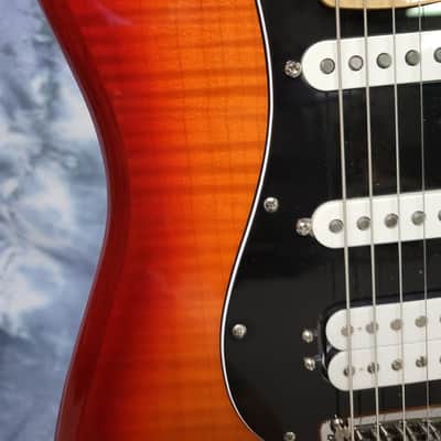 Fender 2022 Fender SSH Flamey Top Maple Board Strat Pro Setup New Fender Gigbag image 5
