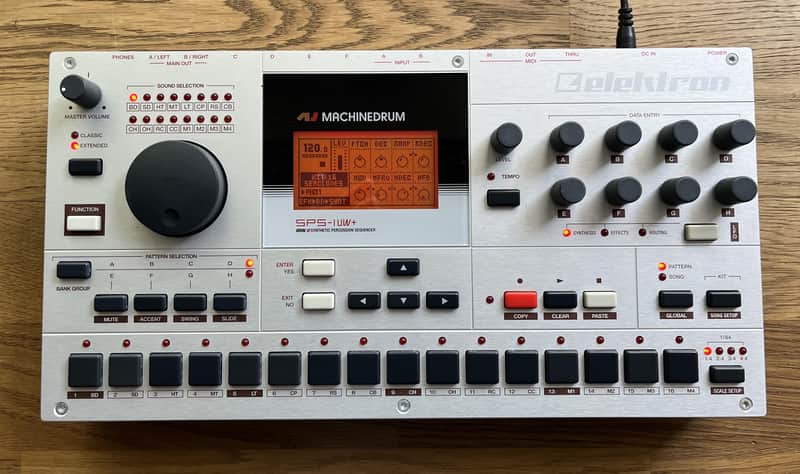 Elektron Machinedrum SPS-1UW+ MKII + MegaCommand + Dustcover image 1