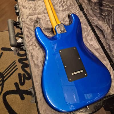 Fender American Ultra II Stratocaster HSS Noble Blue image 10