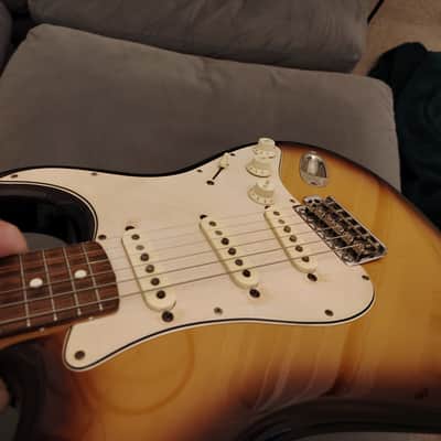 Fender ST Stratocaster MIJ 1995 - 3-Tone Sunburst image 9