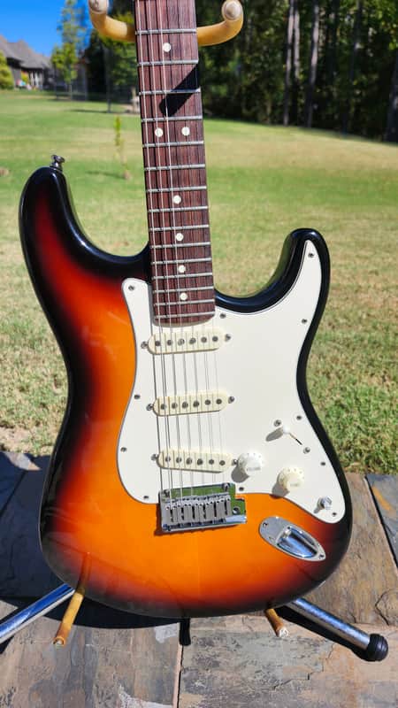 1994 Fender 40th Anniversary Stratocaster with Maple Fretboard Brown Sunburst image 1