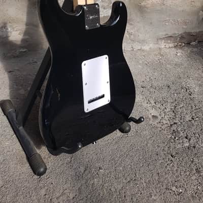 Squier Sonic Stratocaster Left-Handed 2023 - Present - Black image 4