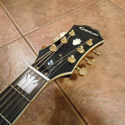 Epiphone by Gibson. EJ 200CE/VS Acoustic Electric Guitar. Vintage Sunburst. Roadrunner Gig Bag. image 6