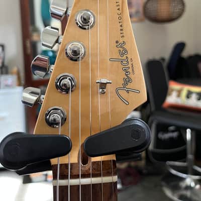Fender Stratocaster 2017 - Honey Burst image 7