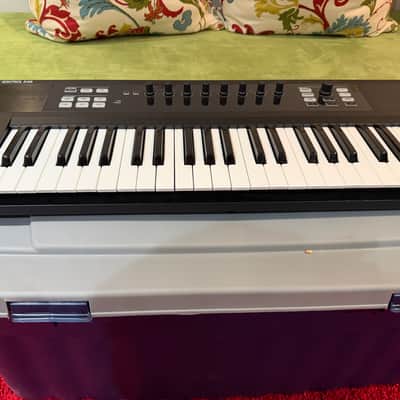 Native Instruments Komplete Kontrol S49 2010s - Black image 1