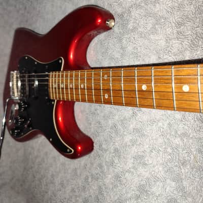 Squier Stratocaster 2004 - Metalic Red image 5