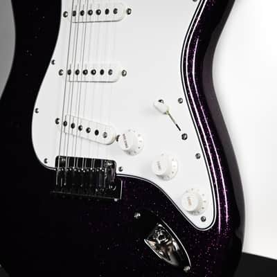 Fender Custom Shop Limited Edition Custom Deluxe Stratocaster NOS- Magenta Sparkle 2025 (CZ589381) image 11