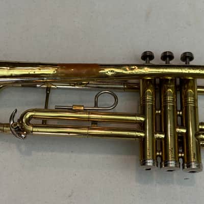 Conn Director Trumpet Elkhart Era c.1958–59 w/ Case, Mouthpiece & Accessories – Plays Great image 3