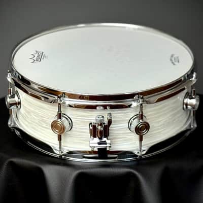 Custom Built Maple 14 x 4 Inch Snare Drum White Oyster Maple Snare Drum 2025 - White Oyster Wrap image 8