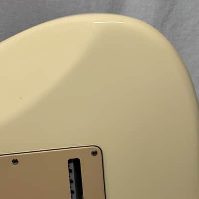 Fender American Standard Stratocaster Guitar with Case 2005 - Olympic White / Maple neck image 11