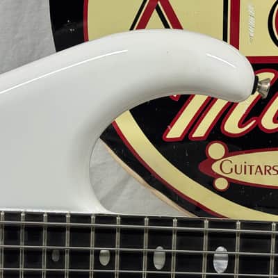 Alembic Elan 4-string Bass with Case - White (likely re-fin'd) image 3