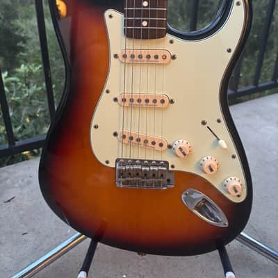 Fender American Vintage '62 Reissue Stratocaster 1995 - Sunburst (Fender replacement neck, Seymour Duncan Pickups) image 3