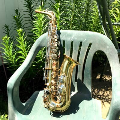 SUMMER DEAL PRO VERSION "MADE EXPRESSLY" FOR F. E. OLDS EARLY L.A PARISIAN ALTO SAXOPHONE (NOT "AMBASSADOR" CHEAP LATER ONE) ORIGINAL LACQUER NEWER PADS BRILHART MPC , NICE CASE, EXTRAS made france image 2