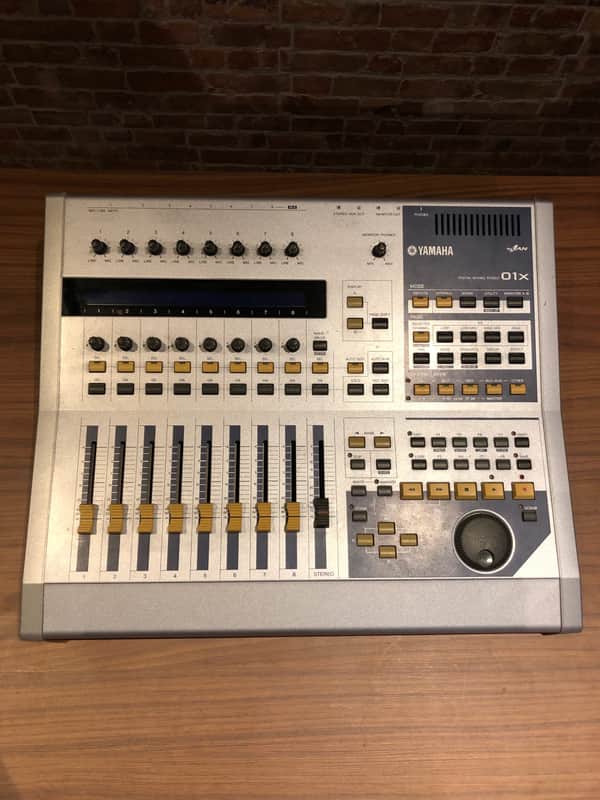 Yamaha 01x Digital Mixing Studio image 1