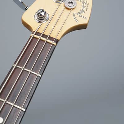 Fender American Standard Jazz Bass 2004 - Three Tone Sunburst image 9
