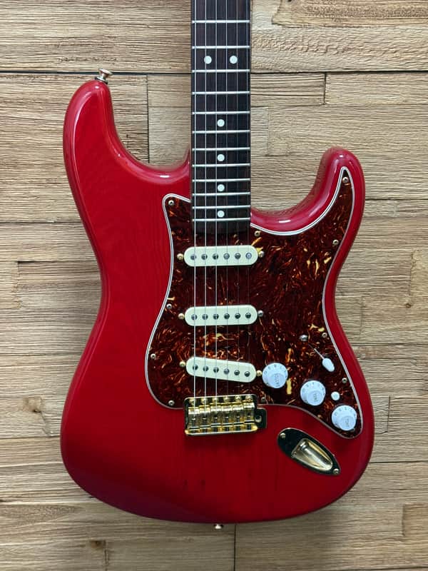 Fender Deluxe Players Stratocaster Guitar 2007-MIM- Crimson Red Transparent- w/MLA Mason Dixon Pickups + Tweed Hard Case