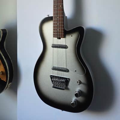 Silvertone 1303/U2 Reissue Silverburst image 5