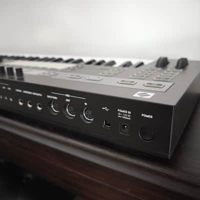 Novation ReMOTE 61 SL MKIII MIDI Controller 2018 - Present - Black image 10