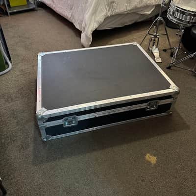 Allen & Heath GL2000 32ch Analog Console w/ Oasis Kases Road Case – Very Good image 7