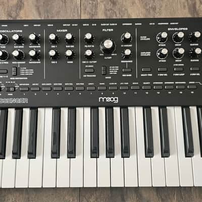 Moog Messenger 32-Key Monophonic Synthesizer 2025 - Present - Black image 4