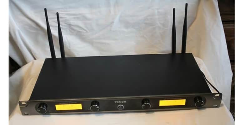 TONOR TW-820 UHF Wireless Microphone System no mics may24 #3m 1990-2020s image 1