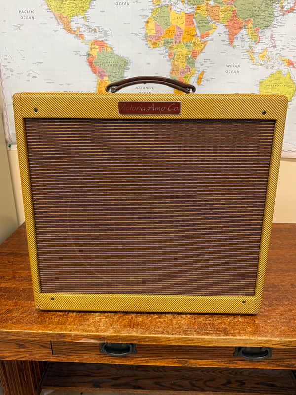 2001 Victoria 35115 - Tweed Pro copy image 1