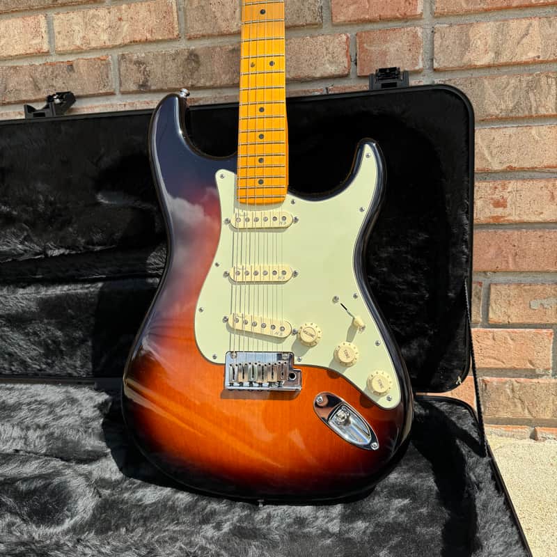 Fender American Deluxe Stratocaster 2014 - Sunburst image 1