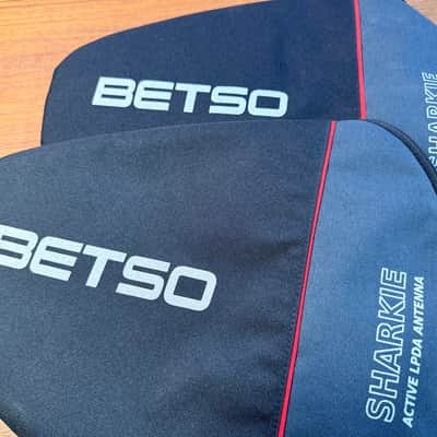 Betso Sharkie Active LPDA UHF Antennas - Matched Pair with Padded Cases - 470-850 MHz image 3
