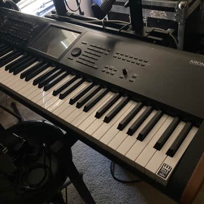 Korg KRONOS 2 73-Key Digital Synthesizer Workstation 2014 - Present - Black/Wood image 2