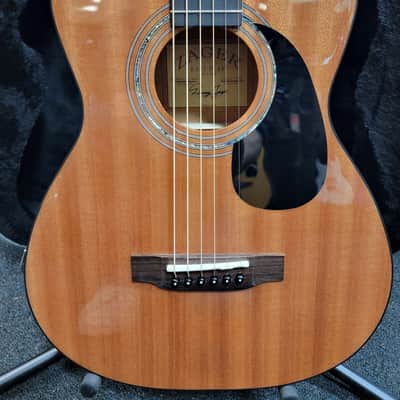 Lovingly Used Zager Travel E Mahogany w/Case & Free Shipping! image 1