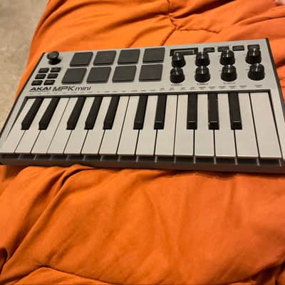Akai MPK Mini MKIII 25-Key MIDI Controller 2020 - Present Gray image 5