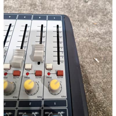 Soundcraft Signature 10 - Mixing Console - Fair image 3