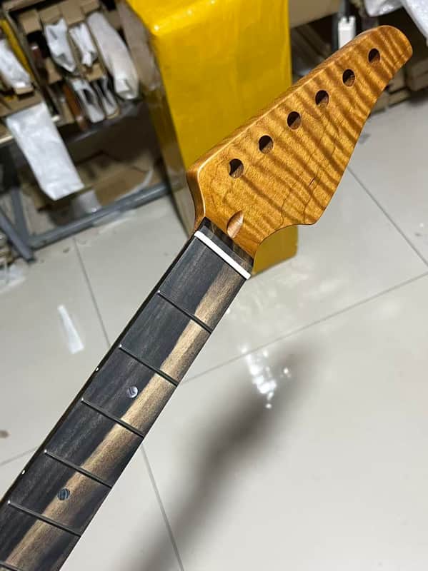 round-end stainless steel AAAA 22frets roasted flame Maple 22fret Roasted flame Maple Electric guitar neck Ebony fingerboard。suhr image 1