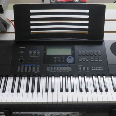 Casio WK-7600 76-Key Portable Workstation Keyboard with Soft Case