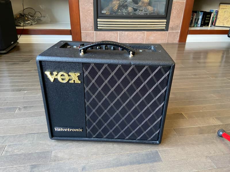 Vox  20W Modelling Combo Amp w/FX image 1