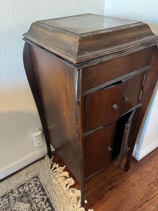 Victor Victrola 1930s - Wood
