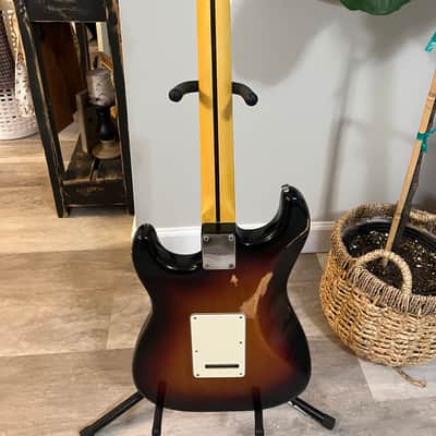 Fender Highway One Stratocaster with Maple Fretboard 2006 - 2011 - 3-Color Sunburst image 6