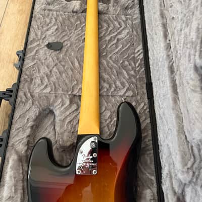 Fender American Professional II Jazz Bass Fretless 2020 - Present - 3-Color Sunburst image 4