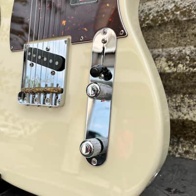 Fender American Professional II Telecaster® Rosewood Fingerboard, Olympic White 2022 image 7
