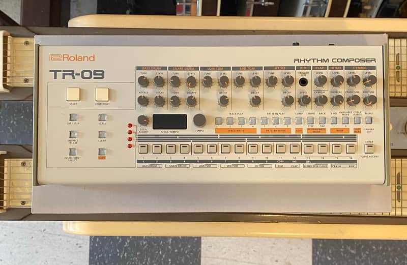 Roland TR-09 Rhythm Composer 2017 - Present - White image 1