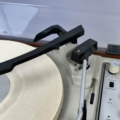 Immagine KLH Model 24 FM/AM Integrated Amplifier Turntable - 11