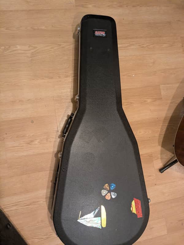 Gator Molded Hard Case Dreadnought Acoustic image 1