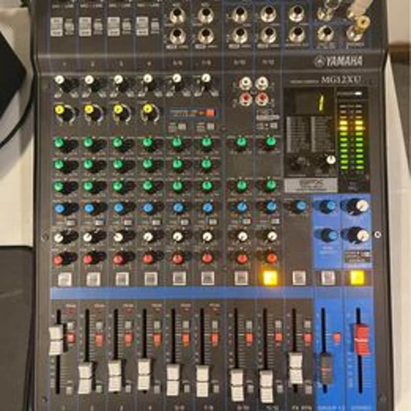 Yamaha MG12XU 12-Channel Analog Mixer 2016 - Present - Black image 1