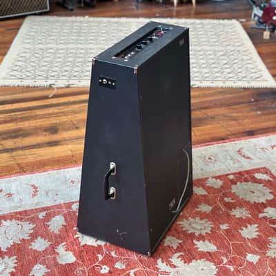 Treble Clef Junior 60 Watt 2X12" Bass Combo image 4