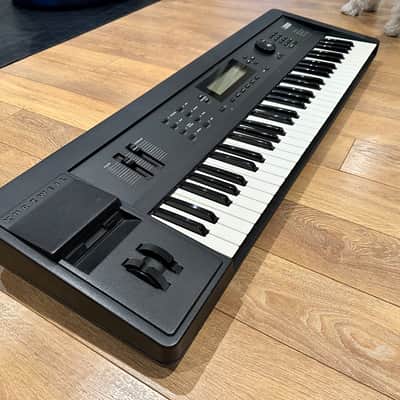 Kurzweil K2000 61-Key Digital Workstation Synthesizer 1990s - Black
