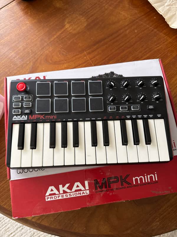 Akai MPK Mini Play Portable 25-Key MIDI Controller 2018 - Present - Black image 1