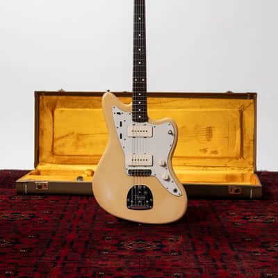 2000 Yamano Fender American Vintage '62 Jazzmaster, Matching Headstock, 100% original, Japan Exclusive, Shell Pink, OHSC, AVRI image 2
