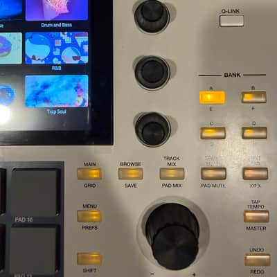 Akai MPC One Standalone MIDI Sequencer Retro Edition 2021 - Present - Grey image 19